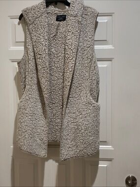 Love Tree oatmeal Sherpa hooded Open-Front Vest with pockets